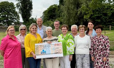 N-VA Gavere schenkt opbrengst moederdagontbijt aan Samana Asper